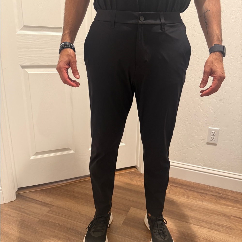 Men’s Lululemon pants size 34.